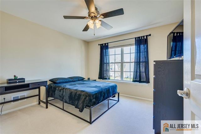 8 Pointer Place, South Brunswick, NJ 08824