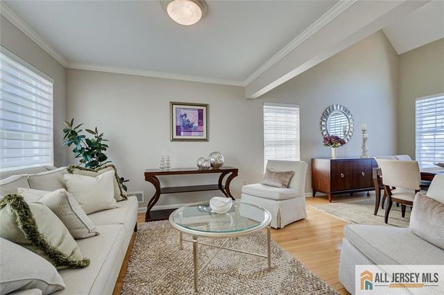 8 Pointer Place, South Brunswick, NJ 08824