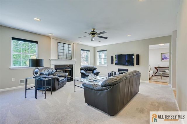 8 Pointer Place, South Brunswick, NJ 08824