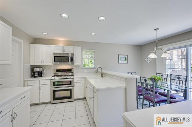 8 Pointer Place, South Brunswick, NJ 08824