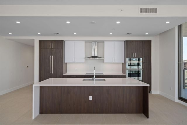 275 1ST AVENUE S 1001, St Petersburg, FL 33701