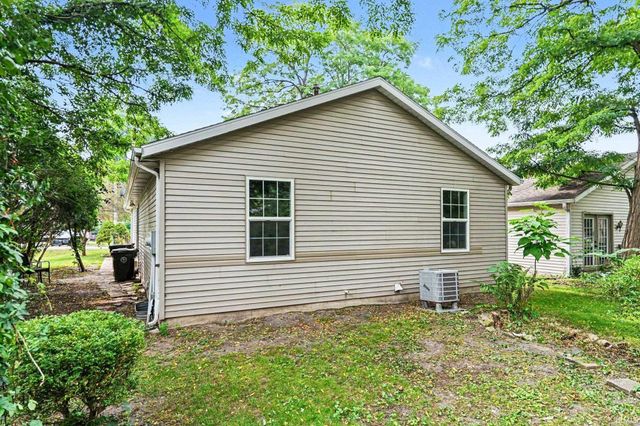 2230 S Meade Street, South Bend, IN 46613