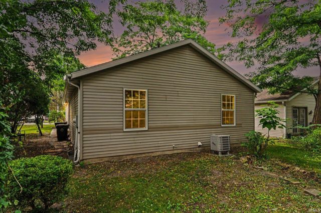 2230 S Meade Street, South Bend, IN 46613