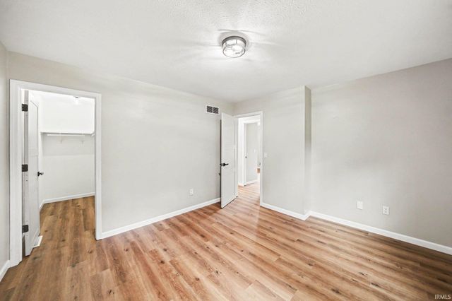 2230 S Meade Street, South Bend, IN 46613