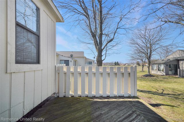 12113 Lexington Drive, Green Oak Township, MI 48178