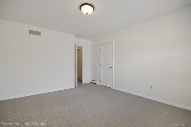 12113 Lexington Drive, Green Oak Township, MI 48178