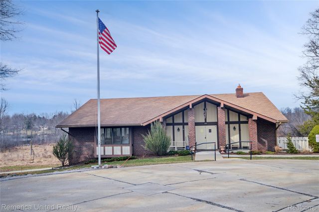 12113 Lexington Drive, Green Oak Township, MI 48178