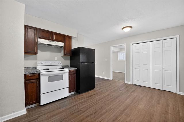 11206 CORRINGTON Avenue, Kansas City, MO 64134