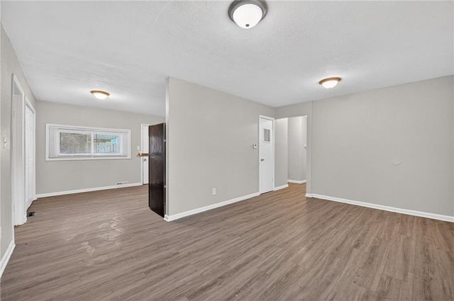 11206 CORRINGTON Avenue, Kansas City, MO 64134