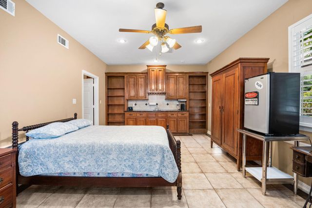 2300 W Tidwell Road, Houston, TX 77091