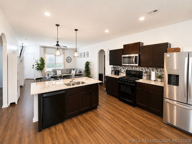 3720 S 150th East Avenue, Tulsa, OK 74134