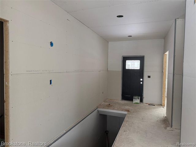 32930 Chalfonte Drive, Warren, MI 48092