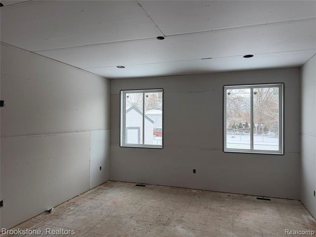 32930 Chalfonte Drive, Warren, MI 48092