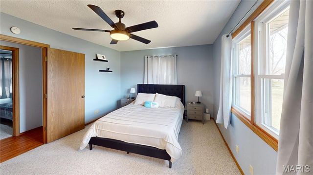 929 Holiday Point Parkway, Edwardsville, IL 62025