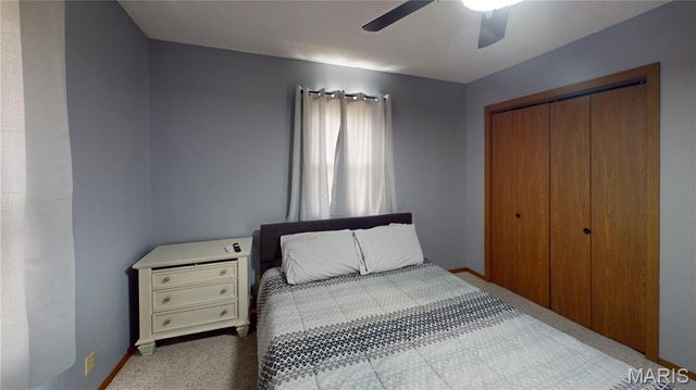 929 Holiday Point Parkway, Edwardsville, IL 62025