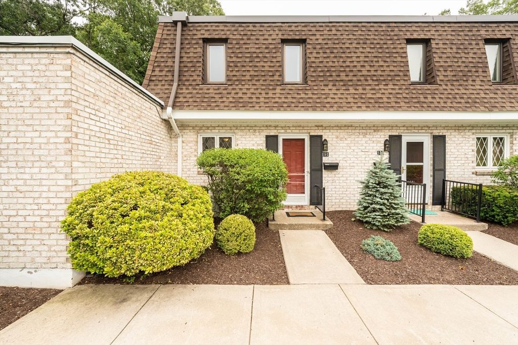 191 Porter Lake Drive 191, Springfield, MA 01106