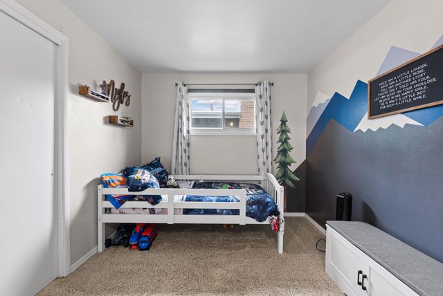 5718 N Sutherlin St, Spokane, WA 99205