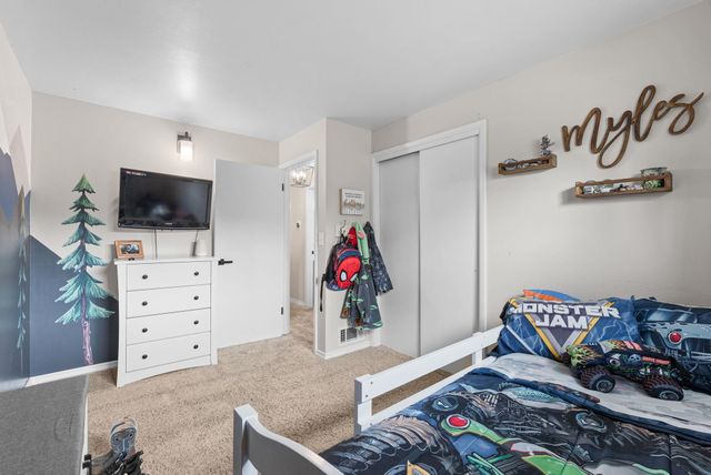 5718 N Sutherlin St, Spokane, WA 99205