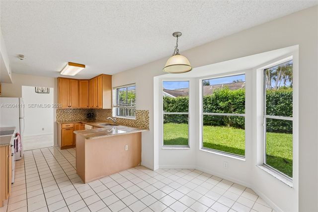 12769 Meadowbreeze Drive, Wellington, FL 33414
