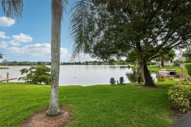 12769 Meadowbreeze Drive, Wellington, FL 33414