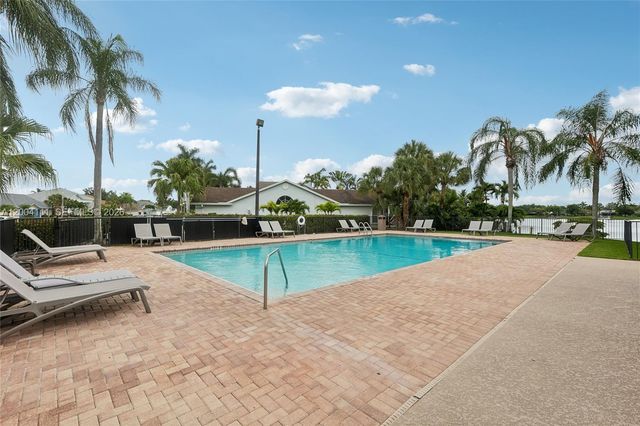 12769 Meadowbreeze Drive, Wellington, FL 33414