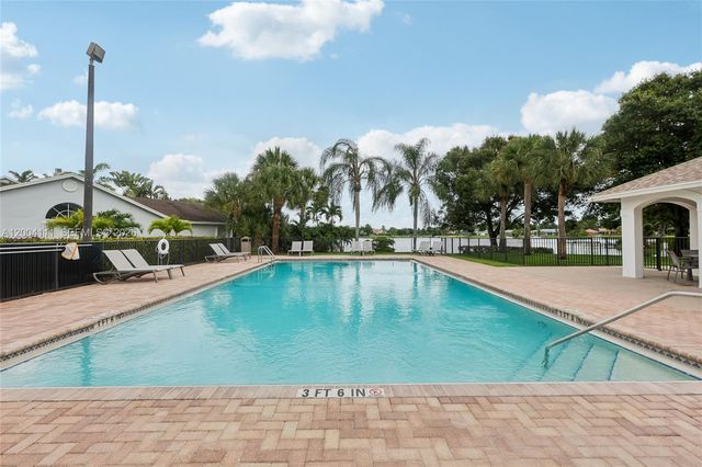 12769 Meadowbreeze Drive, Wellington, FL 33414