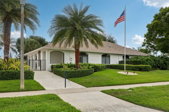 12769 Meadowbreeze Drive, Wellington, FL 33414