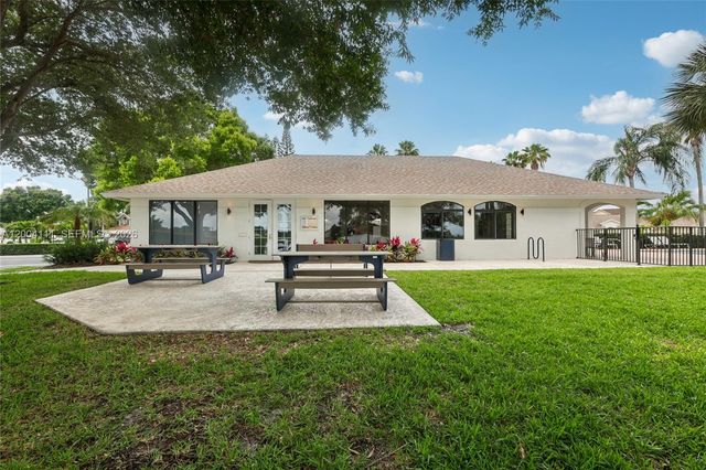12769 Meadowbreeze Drive, Wellington, FL 33414