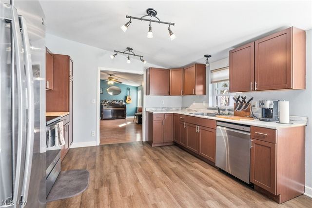 7279 SE Edie Hill Road, Uhrichsville, OH 44683