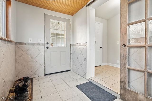 7279 SE Edie Hill Road, Uhrichsville, OH 44683