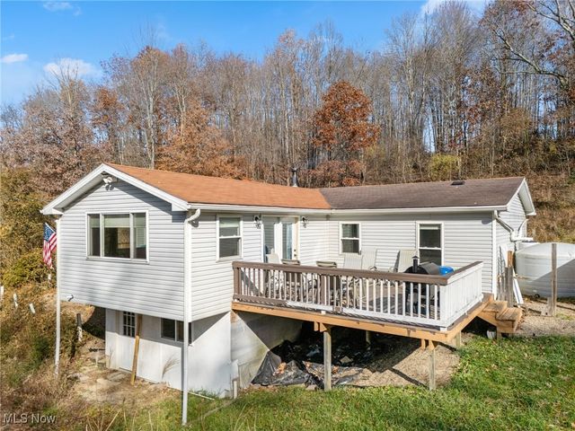 7279 SE Edie Hill Road, Uhrichsville, OH 44683