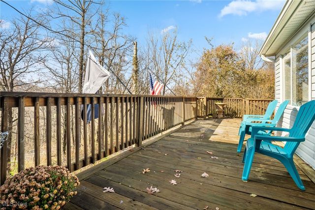 7279 SE Edie Hill Road, Uhrichsville, OH 44683