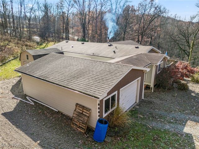 7279 SE Edie Hill Road, Uhrichsville, OH 44683