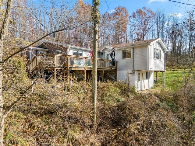 7279 SE Edie Hill Road, Uhrichsville, OH 44683