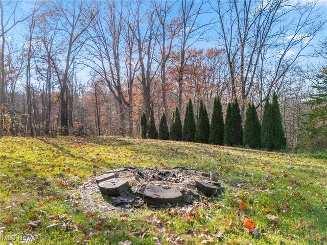 7279 SE Edie Hill Road, Uhrichsville, OH 44683