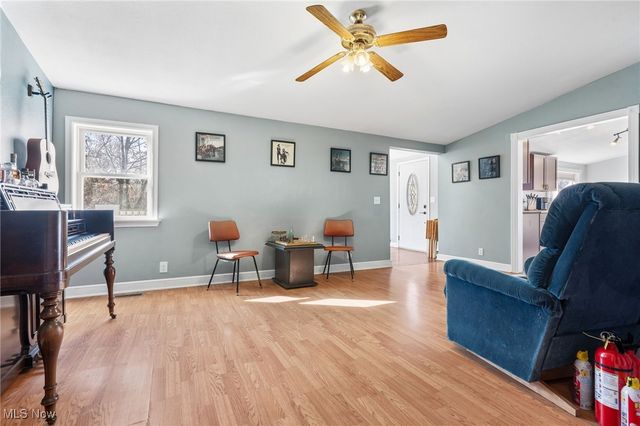 7279 SE Edie Hill Road, Uhrichsville, OH 44683