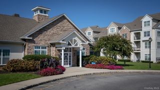 1 Charles Pond Drive 4-433, Coram, NY 11727