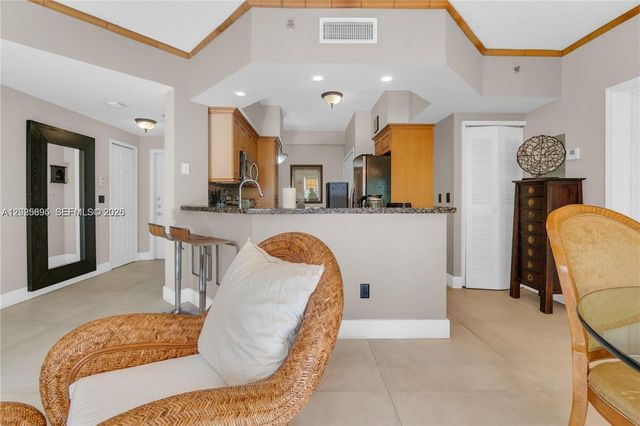 3235 NE 184th Street 11103, Aventura, FL 33160