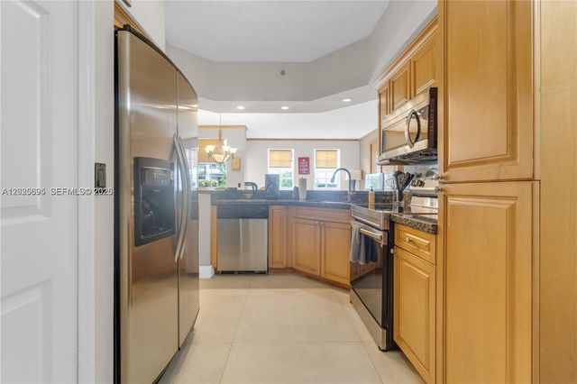 3235 NE 184th Street 11103, Aventura, FL 33160