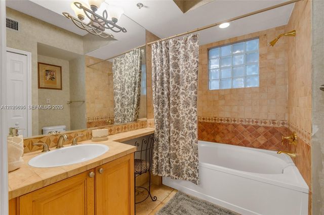 3235 NE 184th Street 11103, Aventura, FL 33160