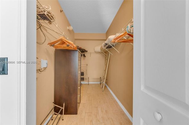 3235 NE 184th Street 11103, Aventura, FL 33160