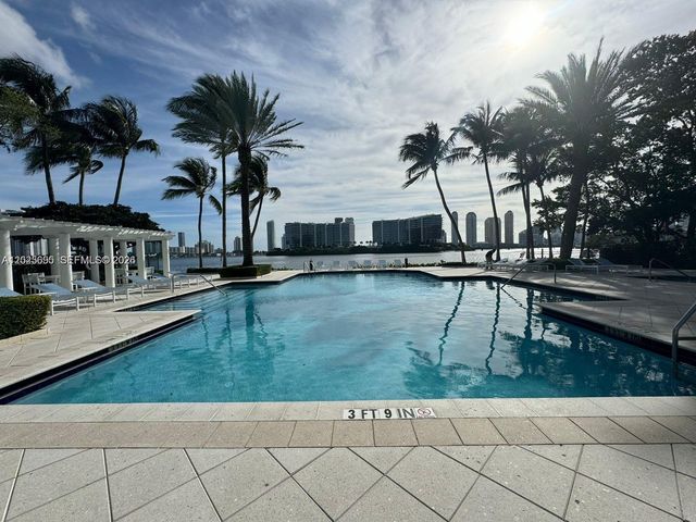 3235 NE 184th Street 11103, Aventura, FL 33160