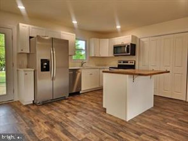 174 LARIAT DR, Kearneysville, WV 25430