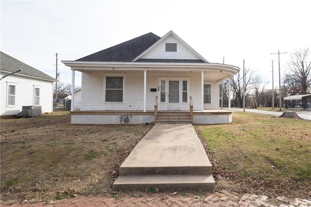 803 E 6th Street, Cherryvale, KS 67335