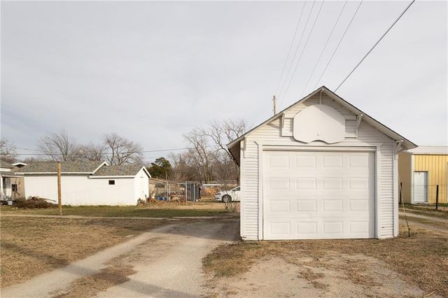 803 E 6th Street, Cherryvale, KS 67335