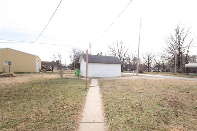 803 E 6th Street, Cherryvale, KS 67335