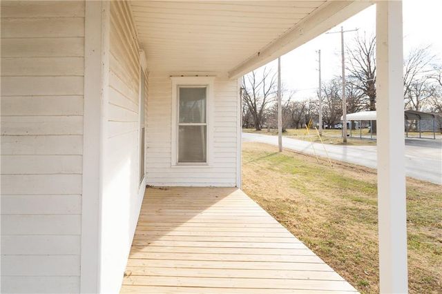 803 E 6th Street, Cherryvale, KS 67335