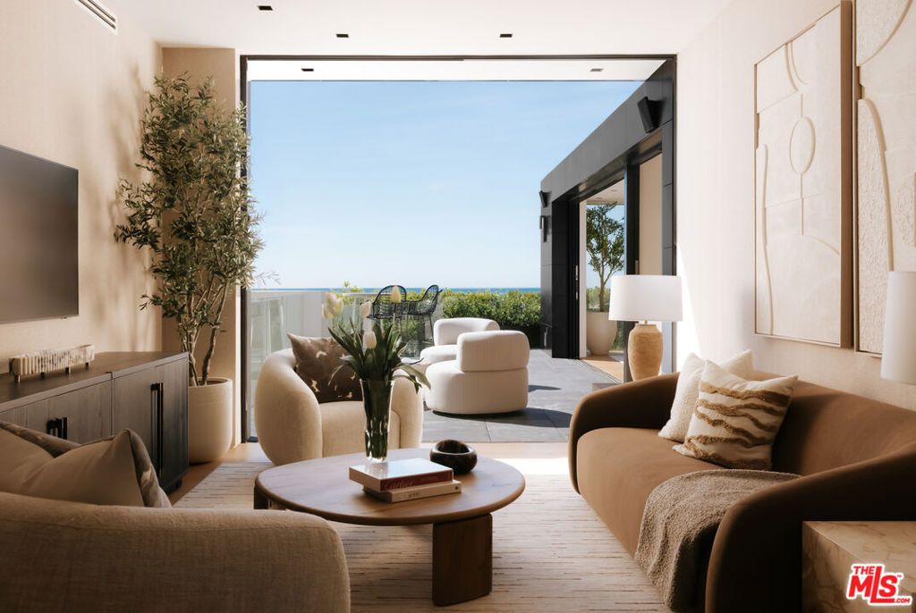 Image 15 of property listing at 11507 Orum Road, Los Angeles, CA 90049