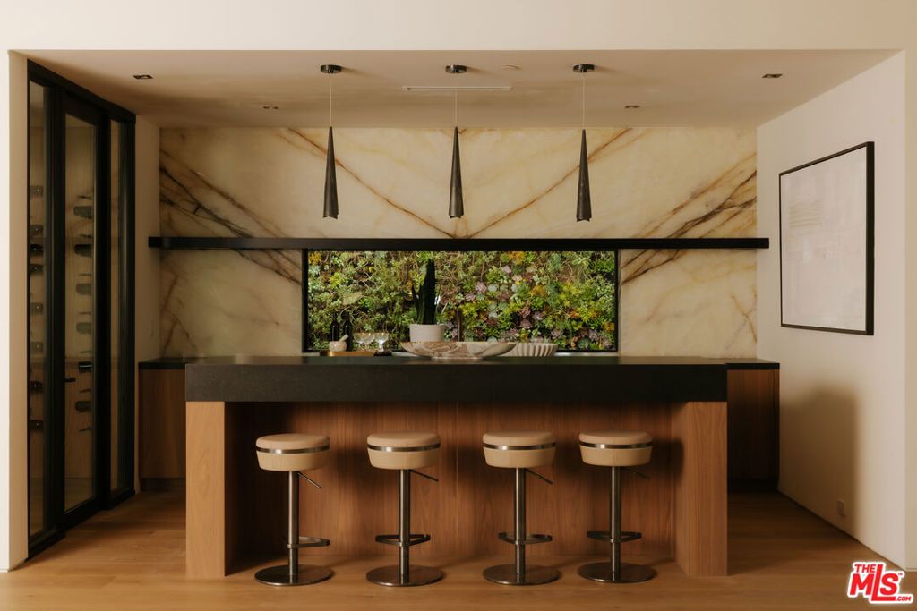 Image 19 of property listing at 11507 Orum Road, Los Angeles, CA 90049