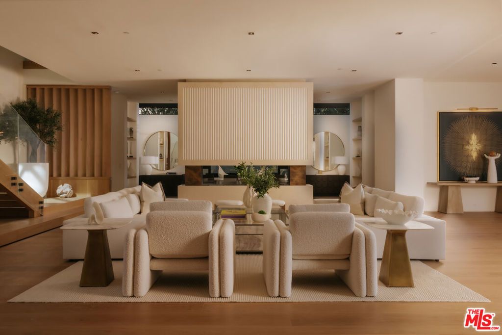 Image 5 of property listing at 11507 Orum Road, Los Angeles, CA 90049